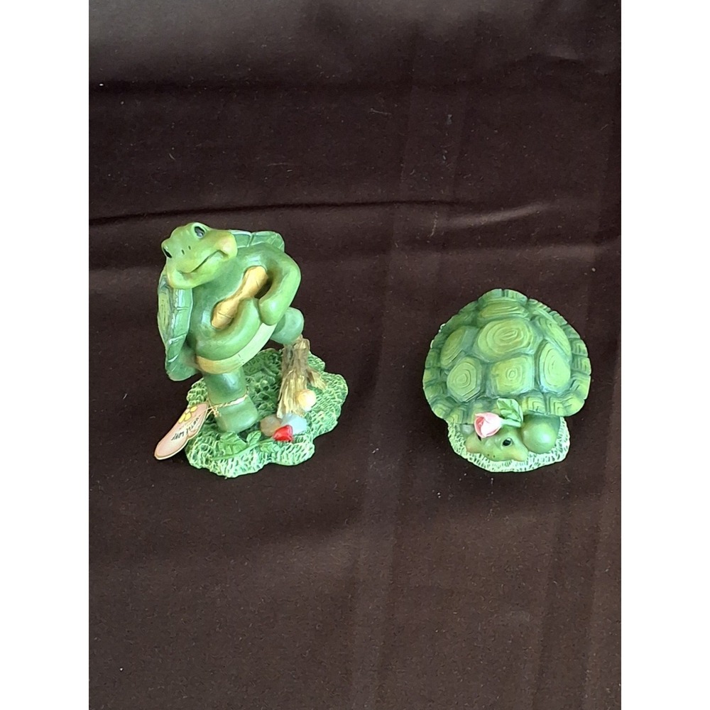 "Turtle Love" By Rovash Figures #4513 and 4514 Both In VGC!